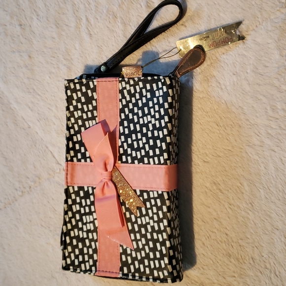 🆕️HOUSE OF DISASTER PomPom Tuti Gift Clutch🎁 - Picture 7 of 8